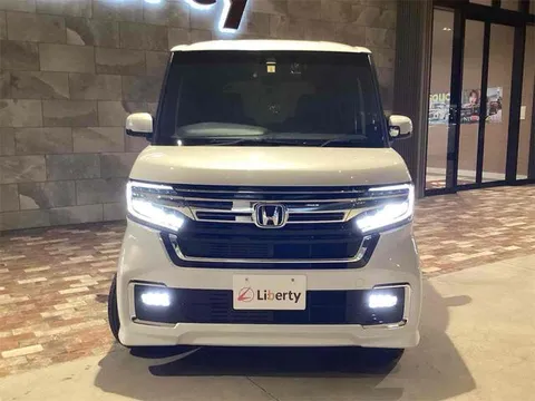 Honda N-BOX Custom