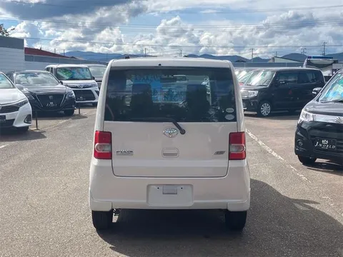 Toyota Pixis Space