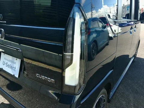 Honda N-BOX Custom