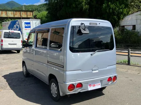 Mitsubishi Minicab Van