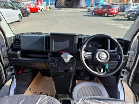 Nissan Clipper Van