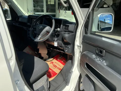 Toyota Pixis Van