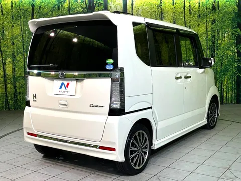 Honda N-BOX Custom