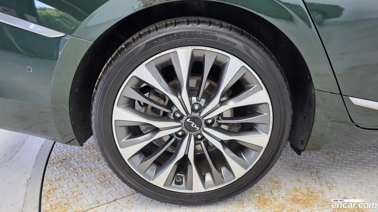 Kia K8