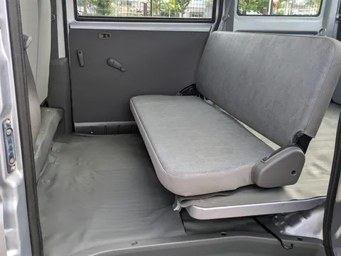 Nissan Clipper Van