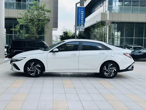 Hyundai Elantra (Avante)