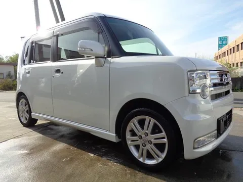 Toyota Pixis Space
