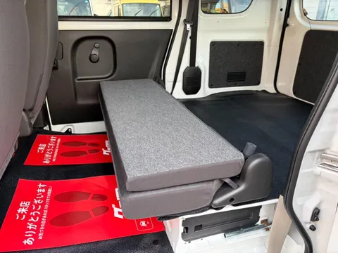 Mitsubishi Minicab Van