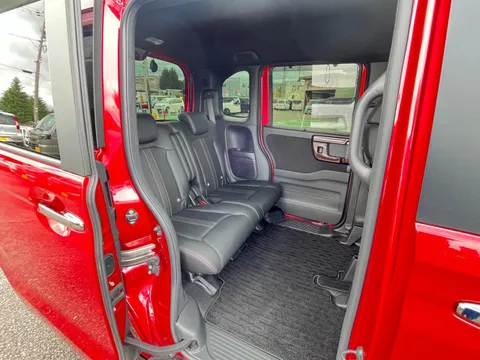 Honda N-BOX Custom