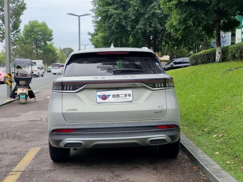 BAIC X7