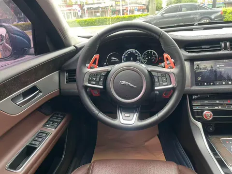 Jaguar XFL