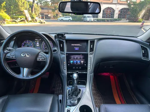 Infiniti Q50L