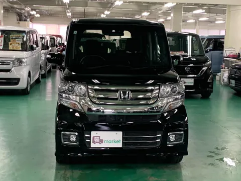Honda N-BOX Custom