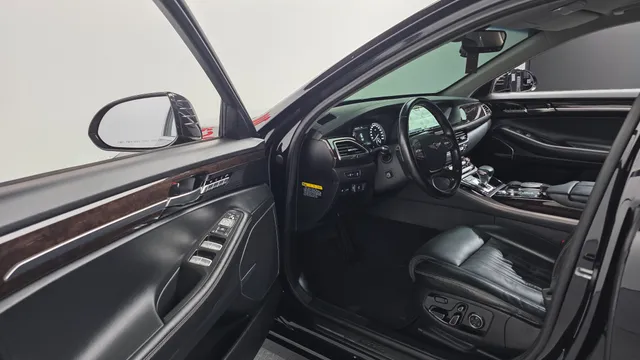 Genesis G90 (EQ900)