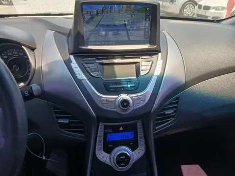 Hyundai Elantra (Avante)