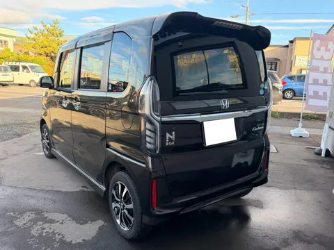 Honda N-BOX Custom