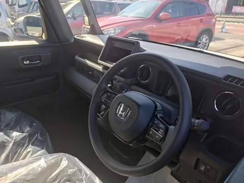 Honda N-BOX Custom