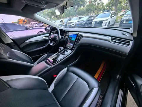 Roewe i6