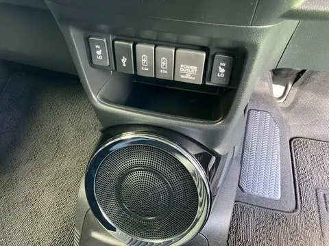 Honda N-BOX Slash