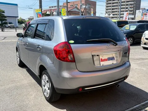 Mazda Verisa