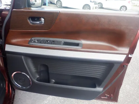 Honda N-BOX Slash