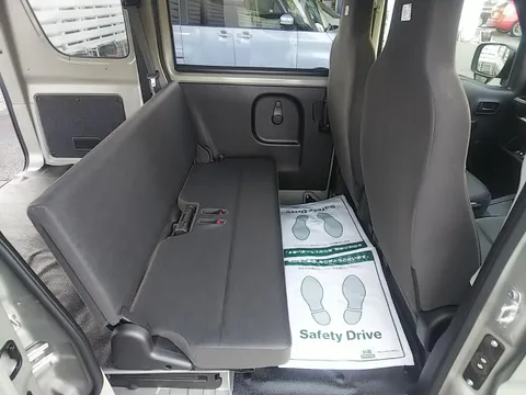 Nissan Clipper Van