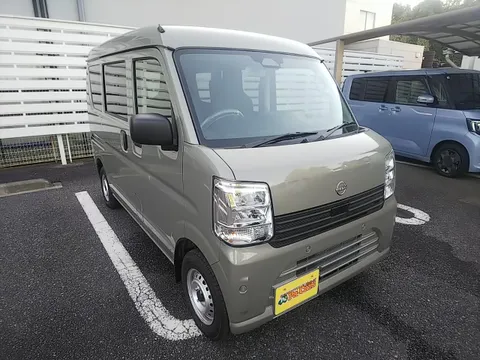 Nissan Clipper Van
