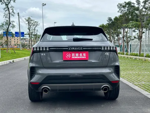 Lynk & Co 06