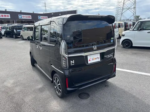 Honda N-BOX Custom