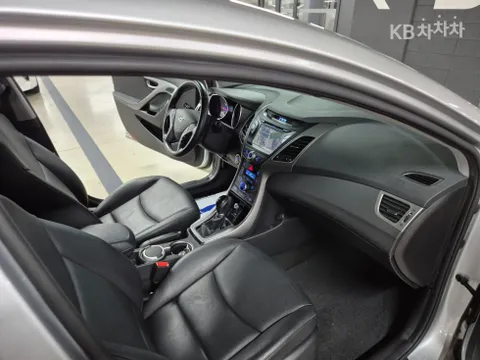 Hyundai Elantra (Avante)