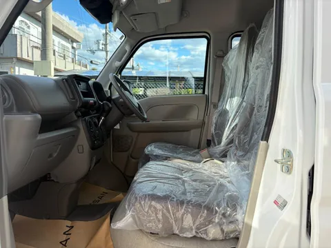 Nissan Clipper Van