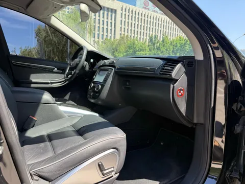 Mercedes-Benz R-Class