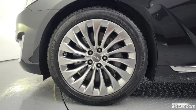 Genesis G90 (EQ900)