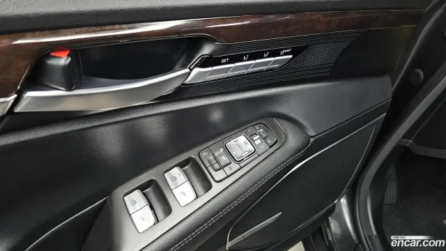 Genesis G90 (EQ900)