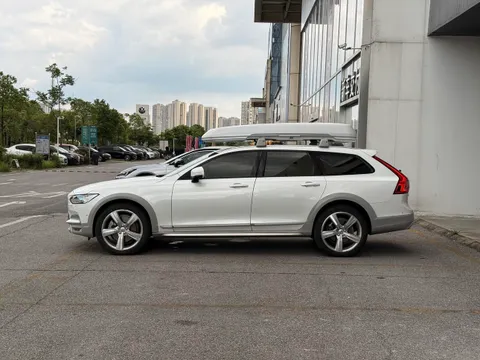Volvo V90