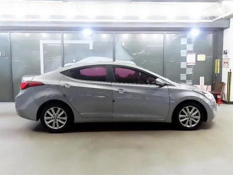 Hyundai Elantra (Avante)