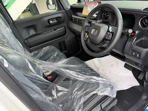 Honda N-BOX Custom