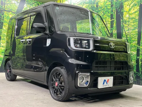 Toyota Pixis Mega