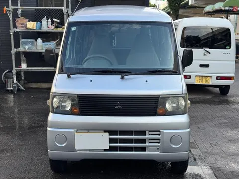 Mitsubishi Minicab Van