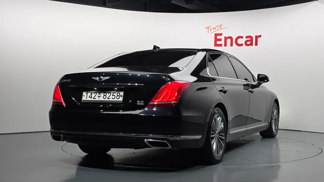 Genesis G90 (EQ900)