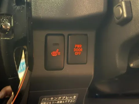 Toyota Pixis Mega