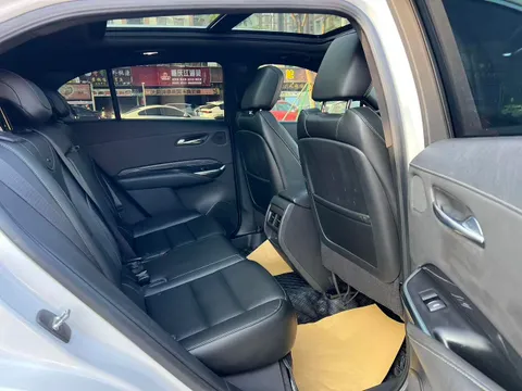 Cadillac XT4