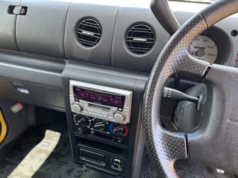 Daihatsu Naked