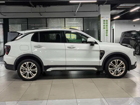 Lynk & Co 01