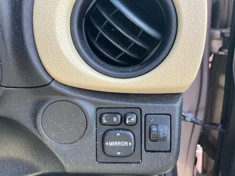 Toyota Yaris (Vitz)