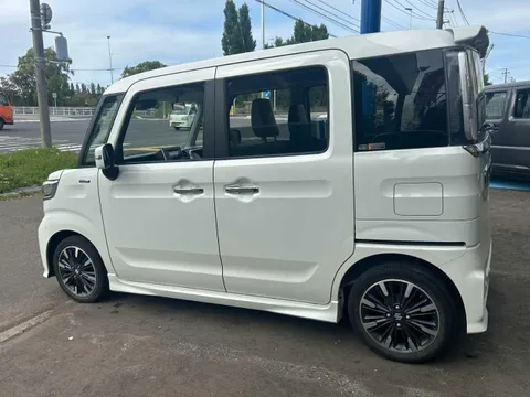 Suzuki Spacia Custom