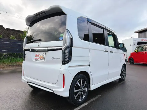 Honda N-BOX Custom