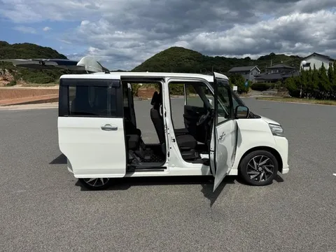 Suzuki Spacia Custom