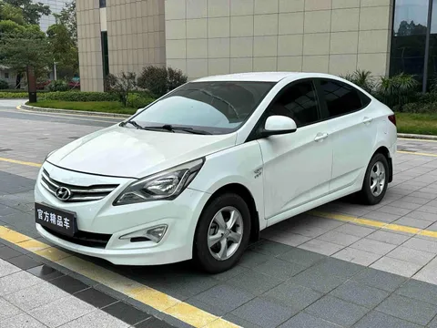 Hyundai Reina