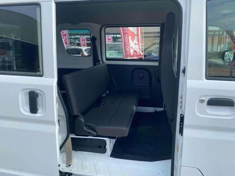 Nissan Clipper Van